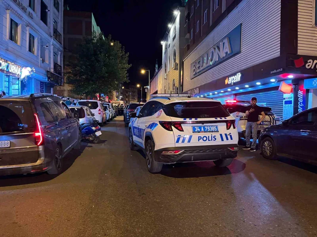 Eyüpsultan'da motosikletli şüpheliler kapalı otoparka ateş açtı