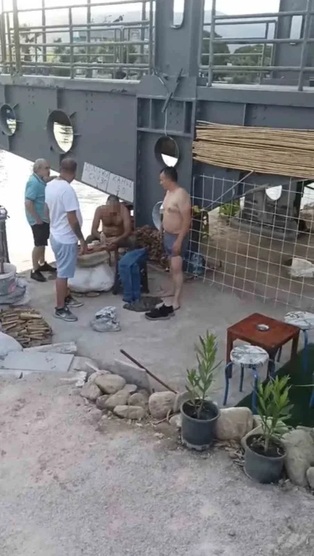 Edremit'te boğulma tehlikesi geçiren kişiyi dalgıç kurtardı