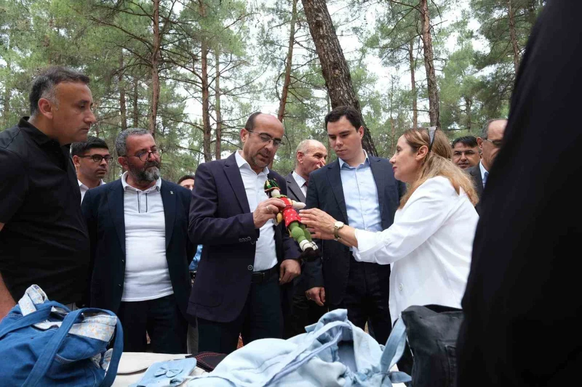 Orhaneli'de yıl sonu sergisi ve çocuk şenliği yoğun ilgi gördü