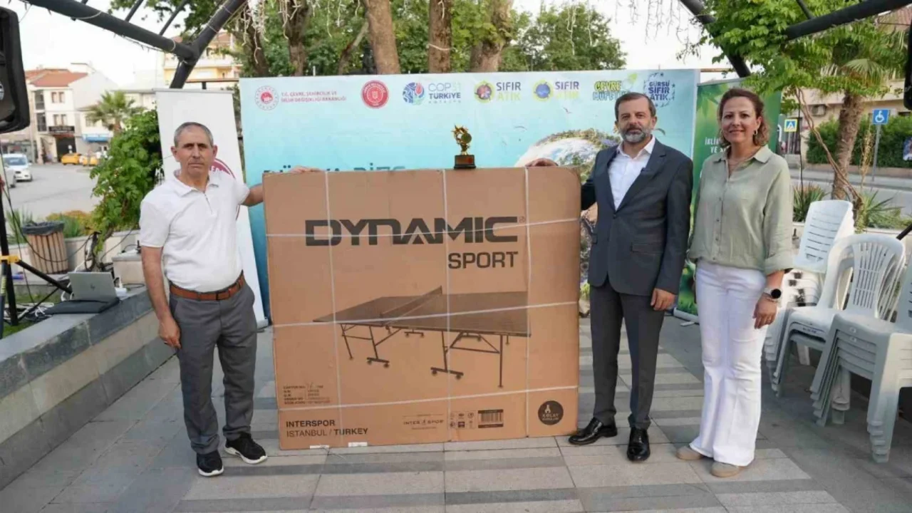 Gürsu'da atık yağ kampanyasında öğrenciler ödüllendirildi