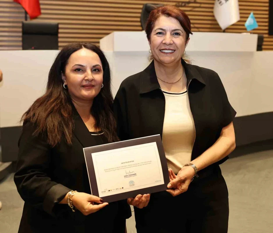 Nilüfer'de kadınlara hijyen eğitimi sonrası sertifika