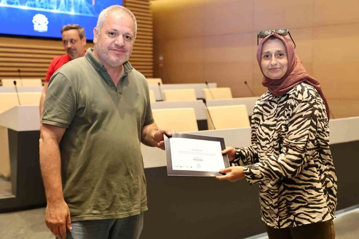 Nilüfer'de kadınlara hijyen eğitimi sonrası sertifika
