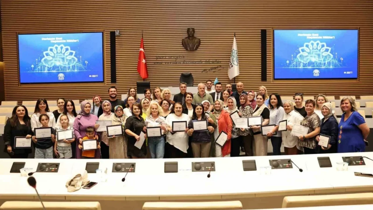 Nilüfer'de kadınlara hijyen eğitimi sonrası sertifika