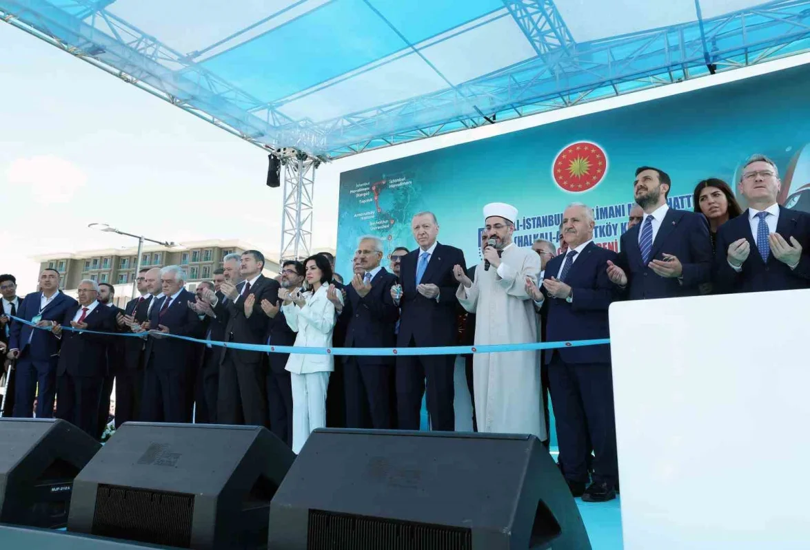 Erdoğan: İstanbul'u kaderine terk etmeyeceğiz