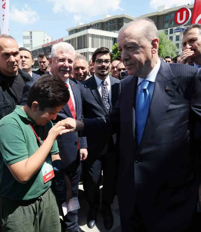 Erdoğan: İstanbul'u kaderine terk etmeyeceğiz