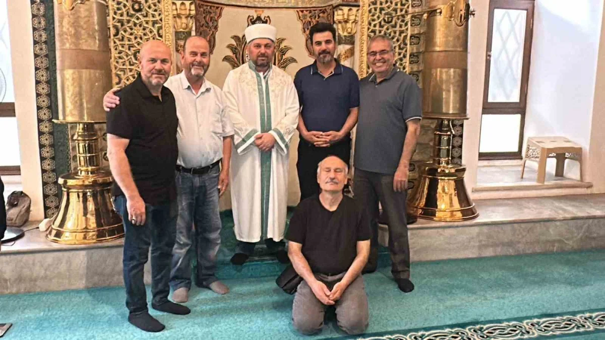 Bursa Orhan Camii'nde cuma hutbesine işaret dili desteği