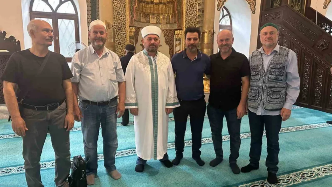 Bursa Orhan Camii'nde cuma hutbesine işaret dili desteği