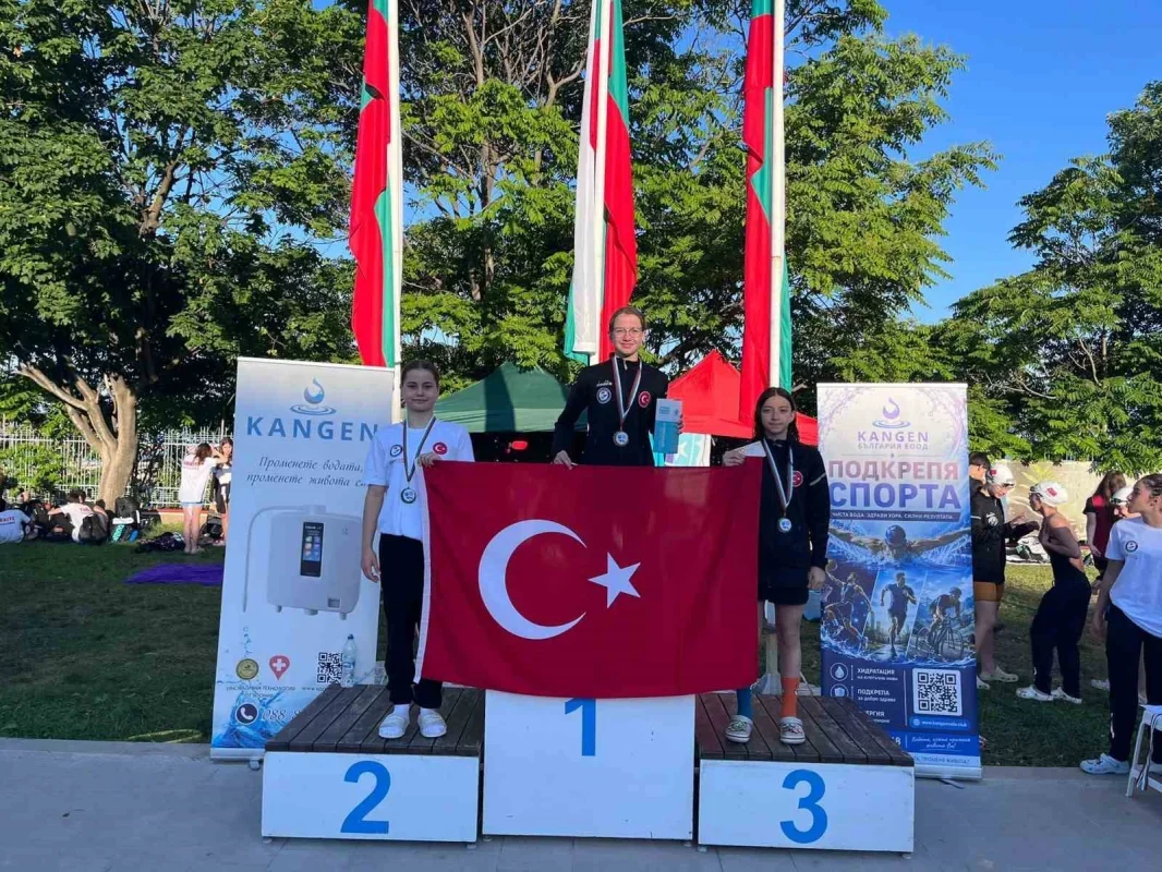 Yıldırımlı genç yüzücüler Black Sea Cup 2026'da madalya topladı