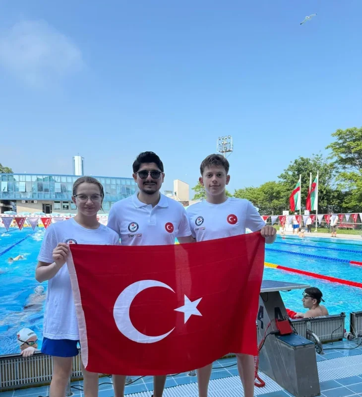 Yıldırımlı genç yüzücüler Black Sea Cup 2026'da madalya topladı
