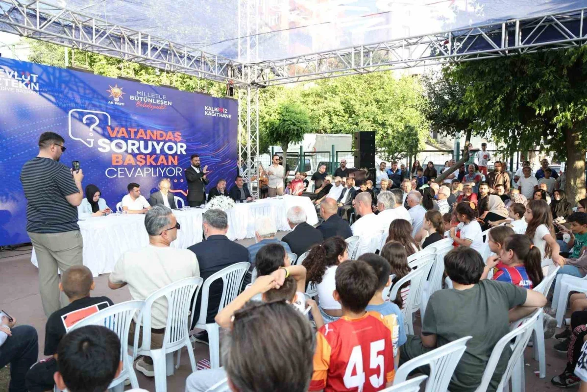 Kağıthane'de Başkan Öztekin mahalle sakinlerinin sorularını yanıtladı