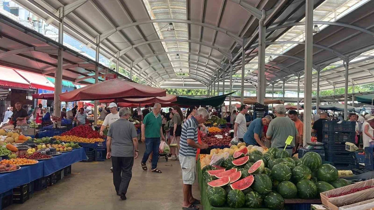 Alanya'da muz fiyatı krizi: Serada 30 lira, pazarda 120 lira