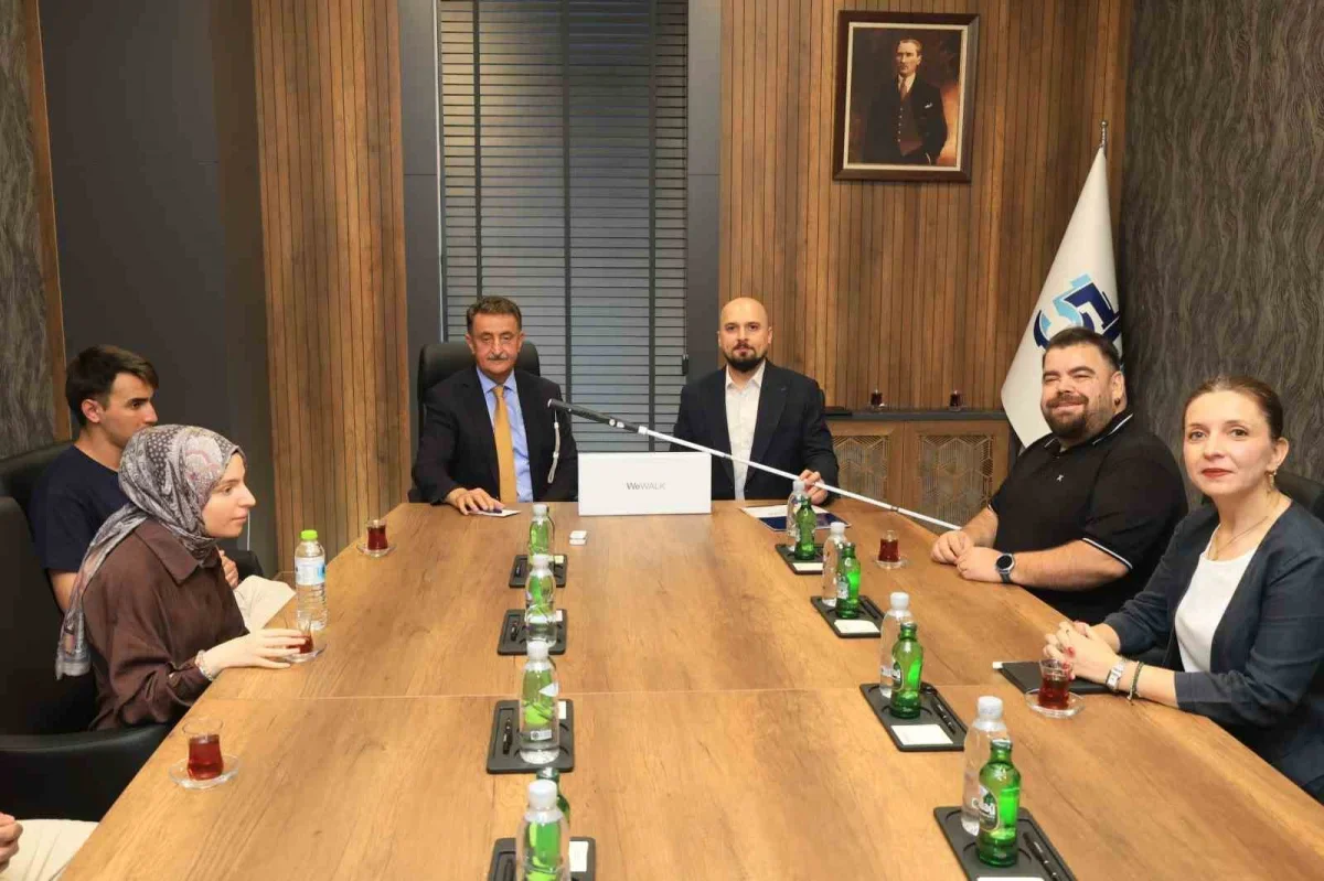 BUÜ'de görme engelli öğrencilere akıllı baston desteği