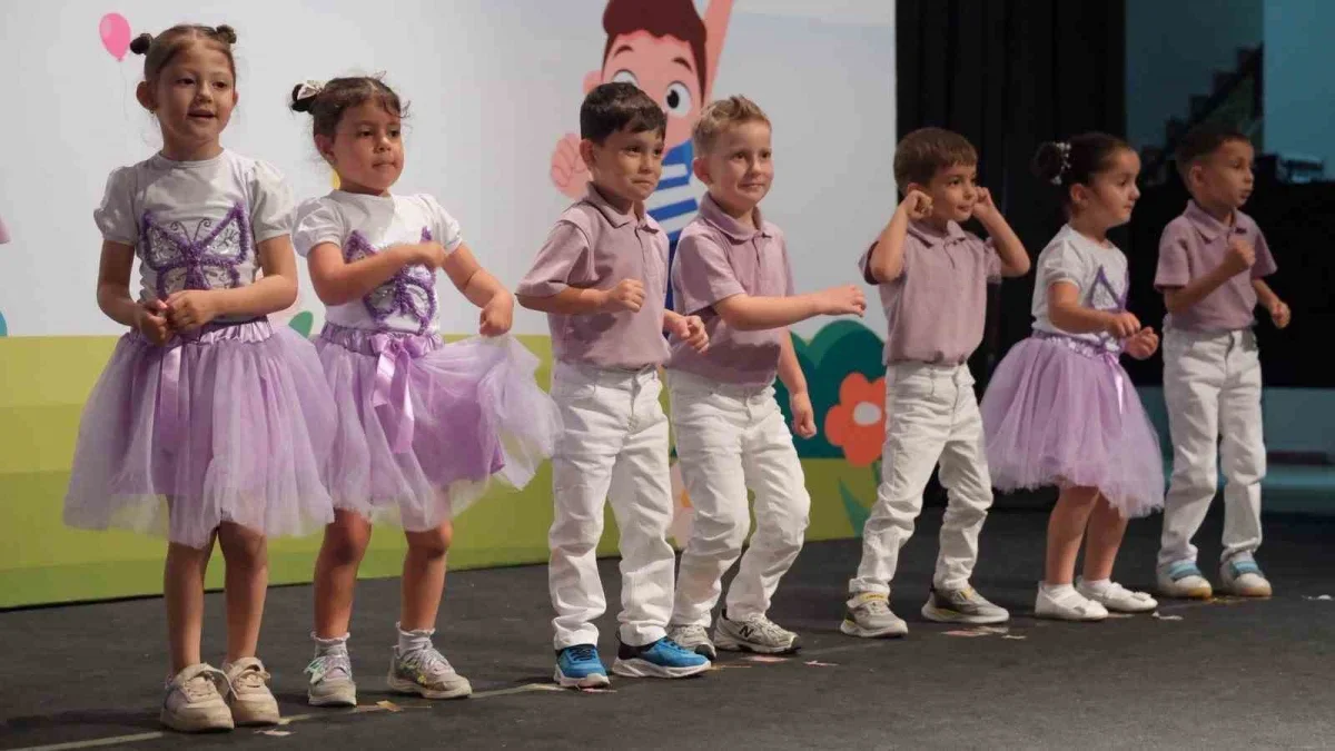 Yıldırım Belediyesi Kreşi'nde minikler mezuniyet coşkusu yaşadı