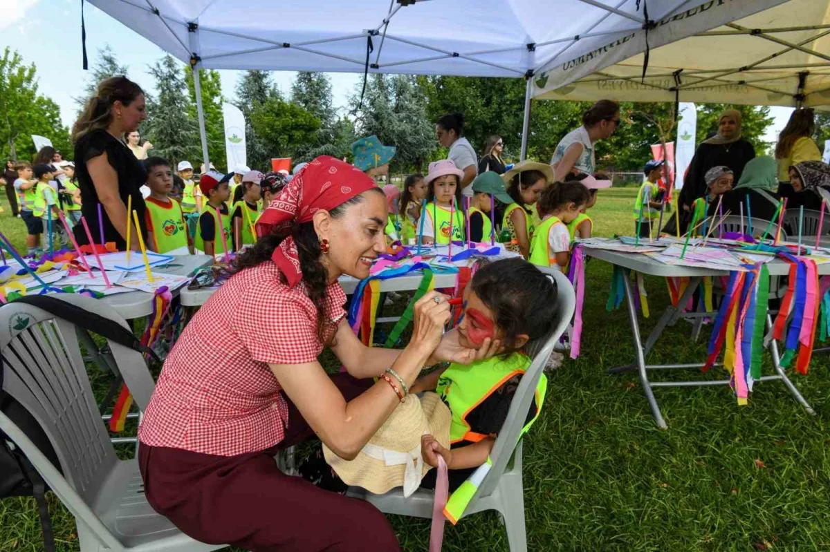 Osmangazi'de OSMEK kursiyerleri miniklerle yaza merhaba dedi