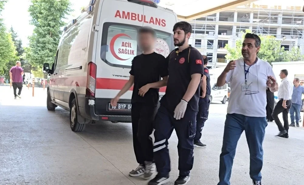 YKS sırasında rahatsızlanan 17 yaşındaki öğrenci hastaneye kaldırıldı