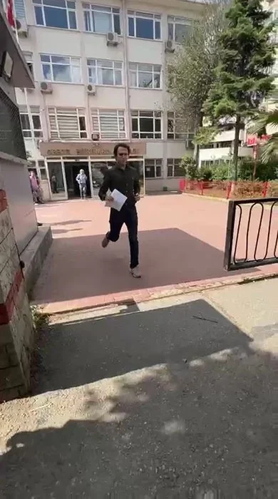 Gebze'de kimliğini kaybeden aday sınava Yunuslarla yetişti