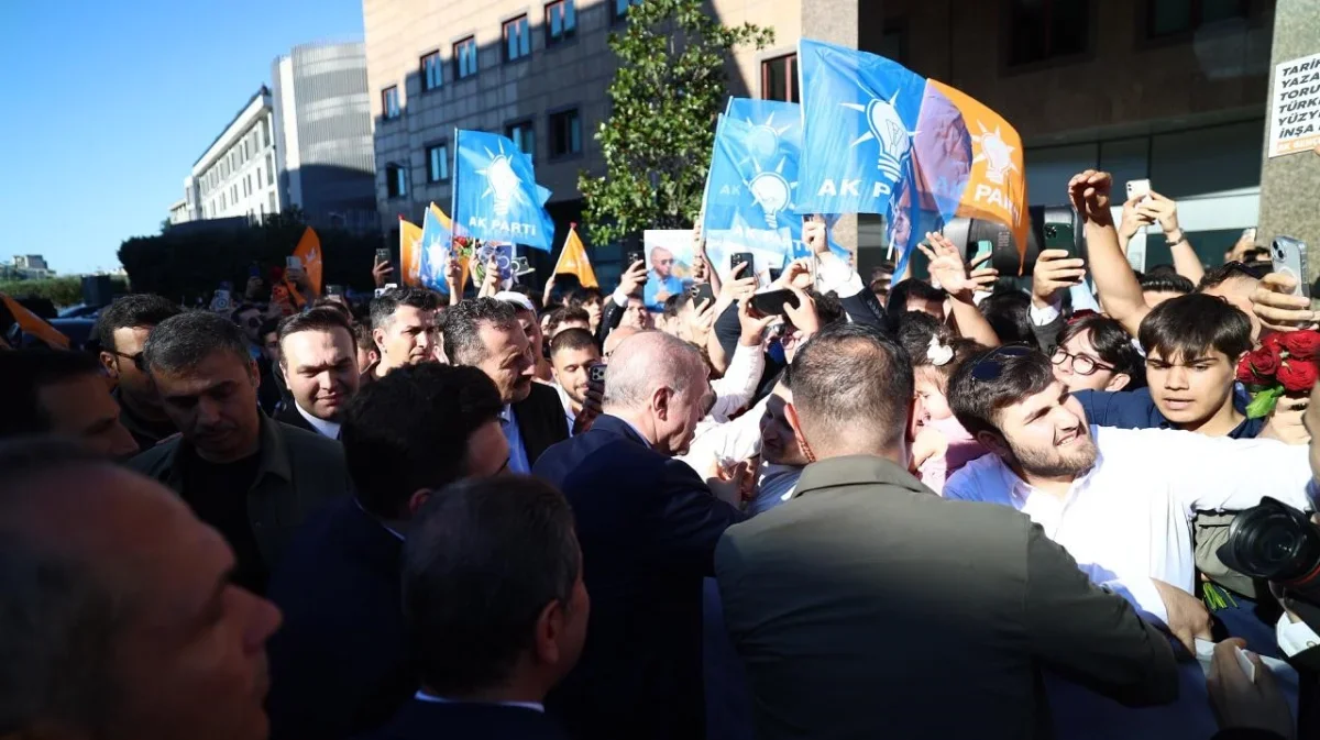 Gençlerden Erdoğan'a Babalar Günü sürprizi Haliç'te