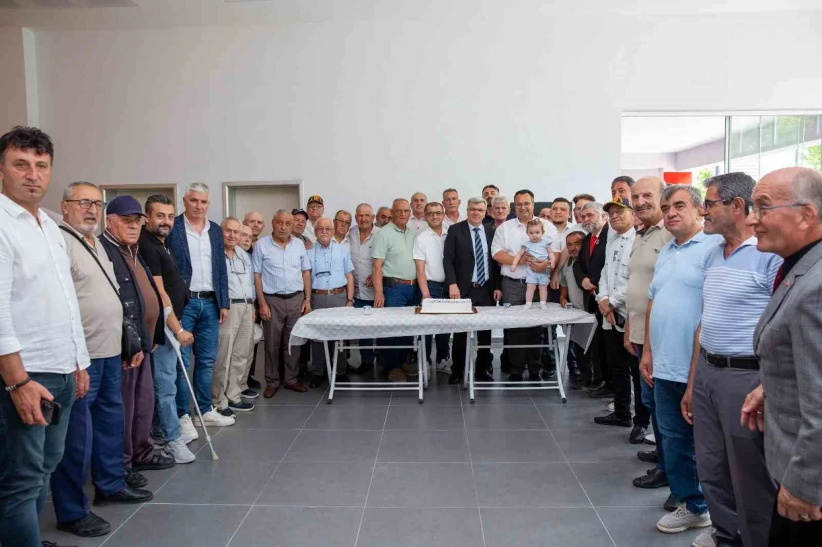 Bursa Büyükşehir Belediyesi'nden şehit ve gazi babalarına kutlama