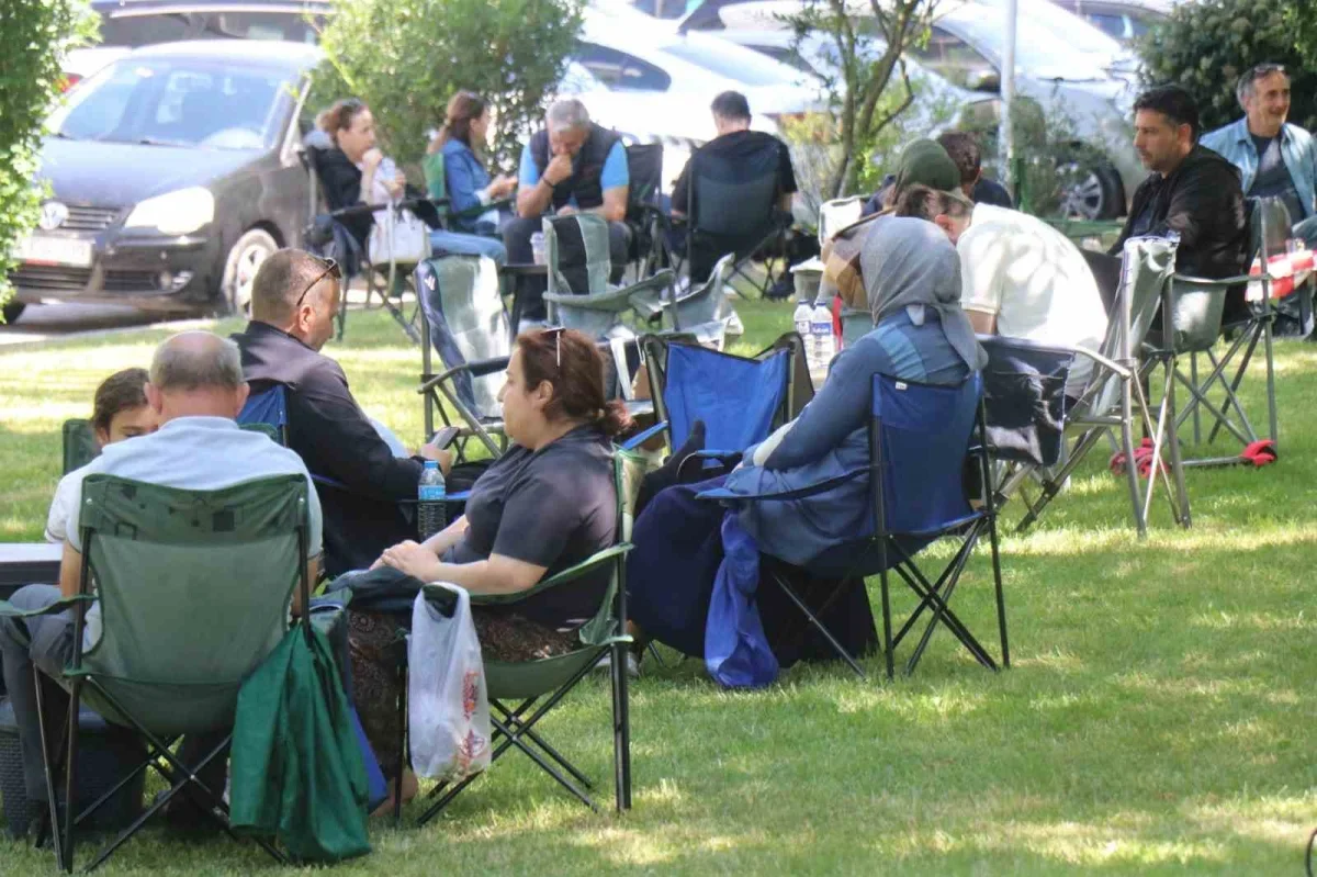 YKS heyecanı Sakarya Üniversitesi kampüsünde pikniğe dönüştü