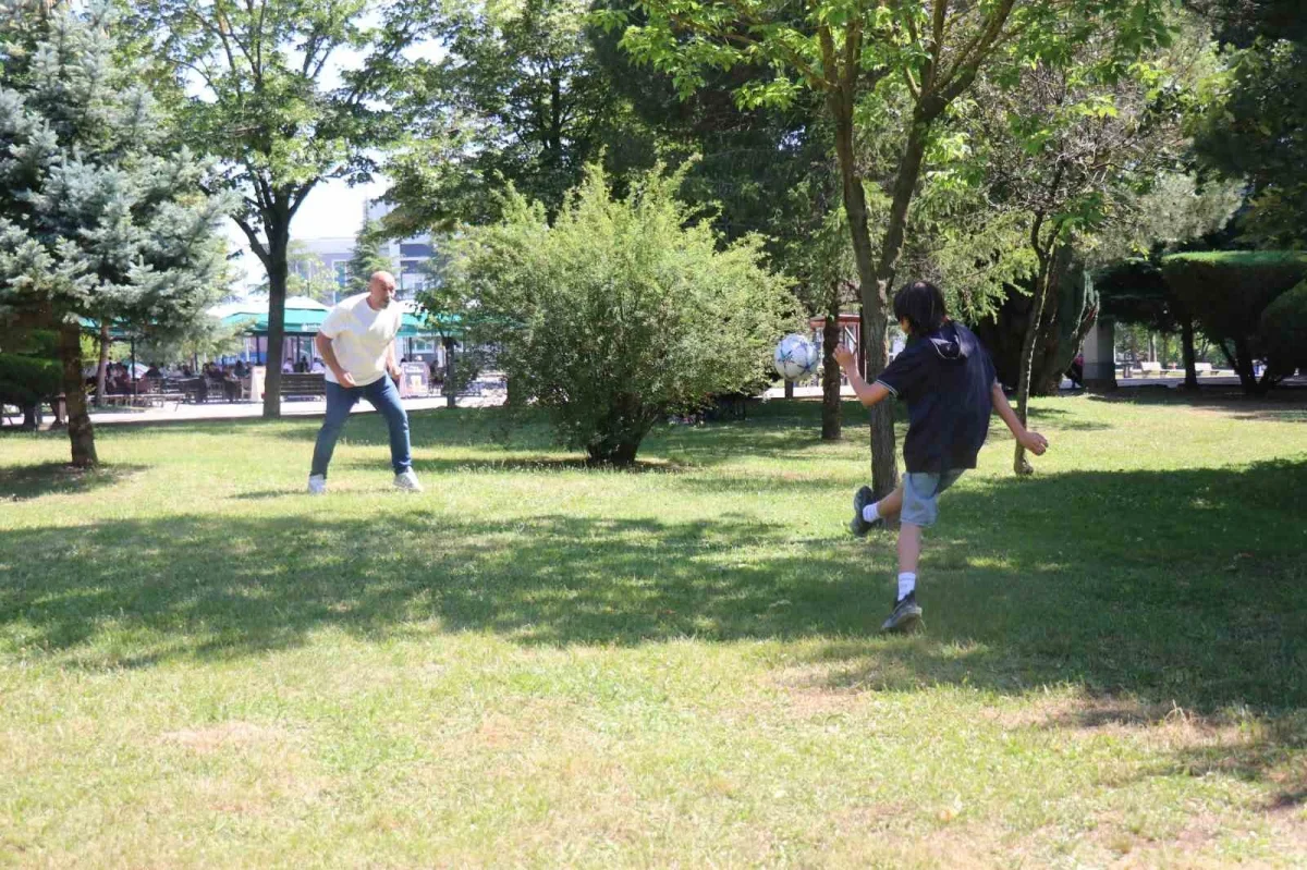 YKS heyecanı Sakarya Üniversitesi kampüsünde pikniğe dönüştü