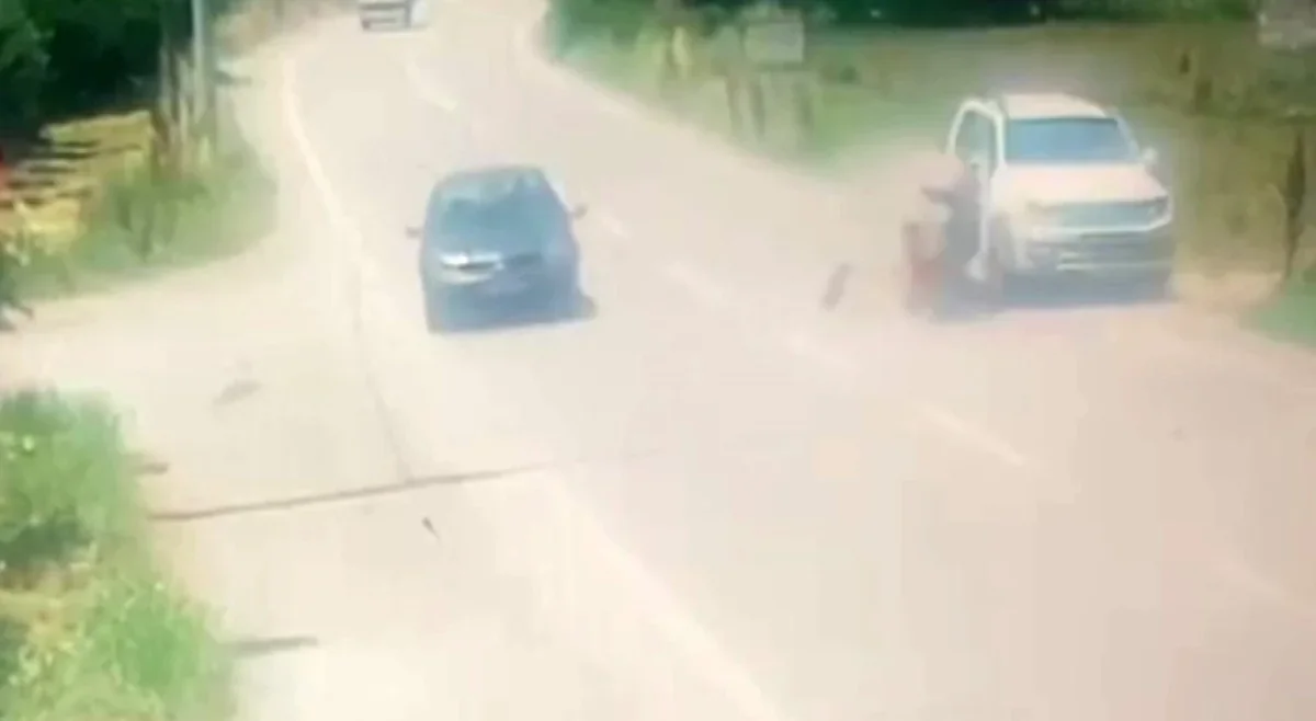 İnegöl'de kamyonetle motosiklet çarpıştı: 1 kişi ağır yaralı