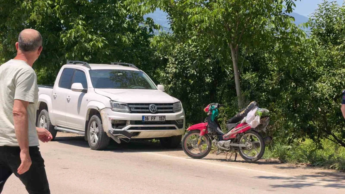 İnegöl'de kamyonetle motosiklet çarpıştı: 1 kişi ağır yaralı