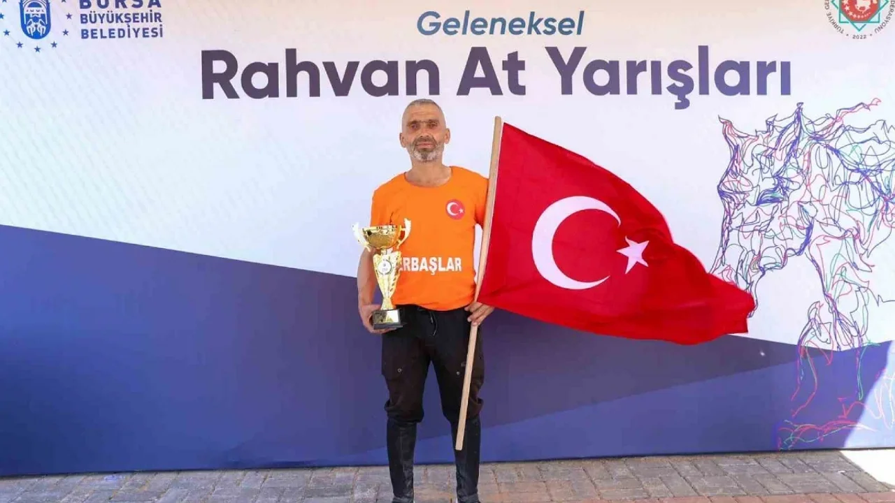 Bursa'da Rahvan At Yarışları nefes kesti, 155 at yarıştı