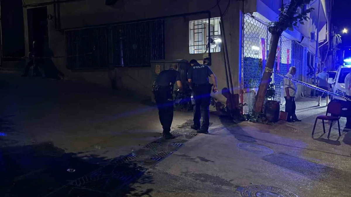 Bursa Yıldırım'da kahvehanede tartışma kanlı bitti: 2 yaralı