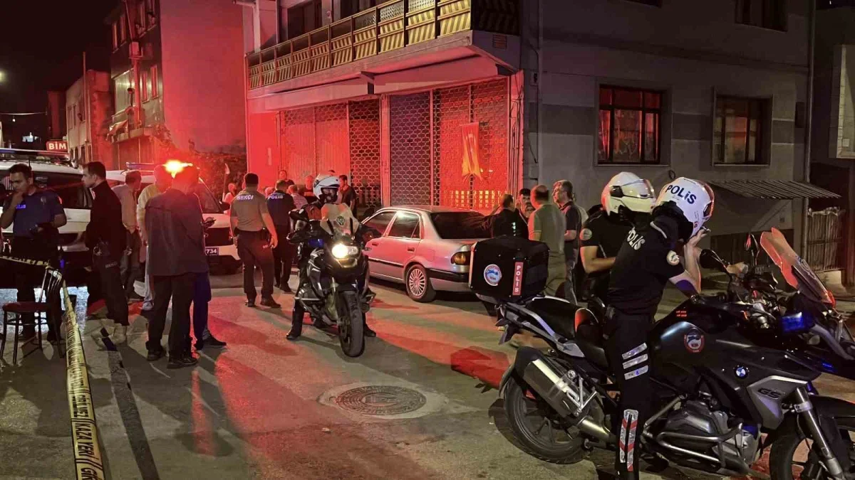 Bursa Yıldırım'da kahvehanede tartışma kanlı bitti: 2 yaralı