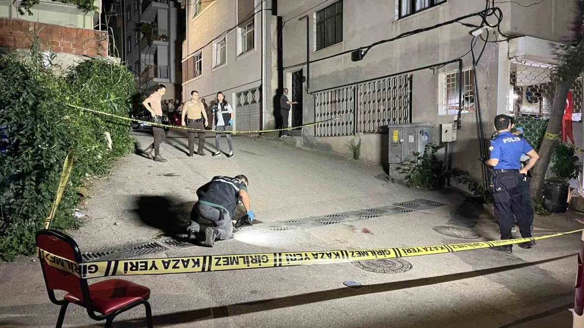 Bursa Yıldırım'da kahvehanede tartışma kanlı bitti: 2 yaralı