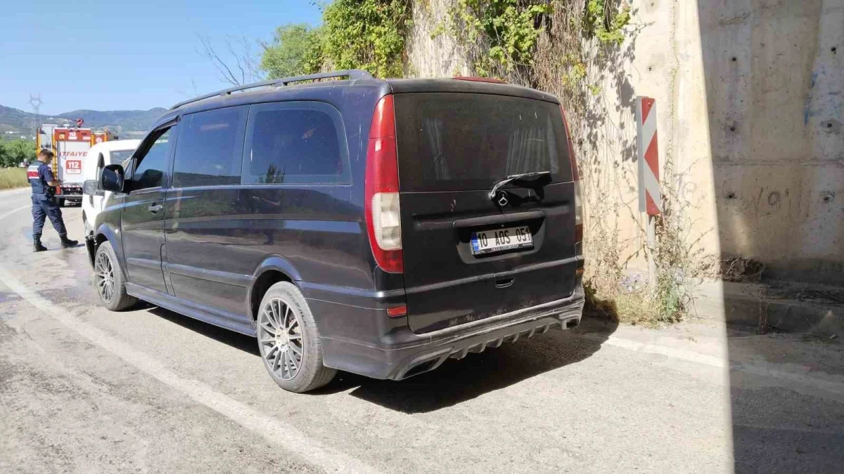 Erdek'te alt geçitte trafik kazası: 1 kişi yaralandı