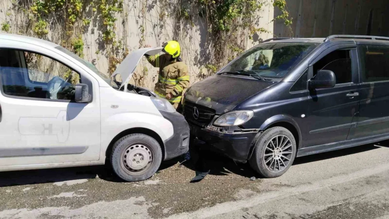 Erdek'te alt geçitte trafik kazası: 1 kişi yaralandı