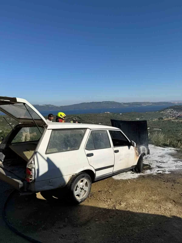 Erdek'te araç yangını korkuttu: Alevler büyümeden söndürüldü