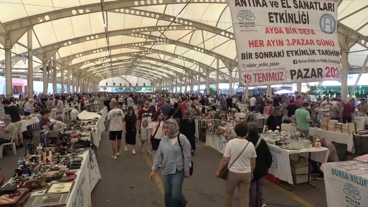 Bursa'daki Agora Antika Pazarı 10 yaşına girdi