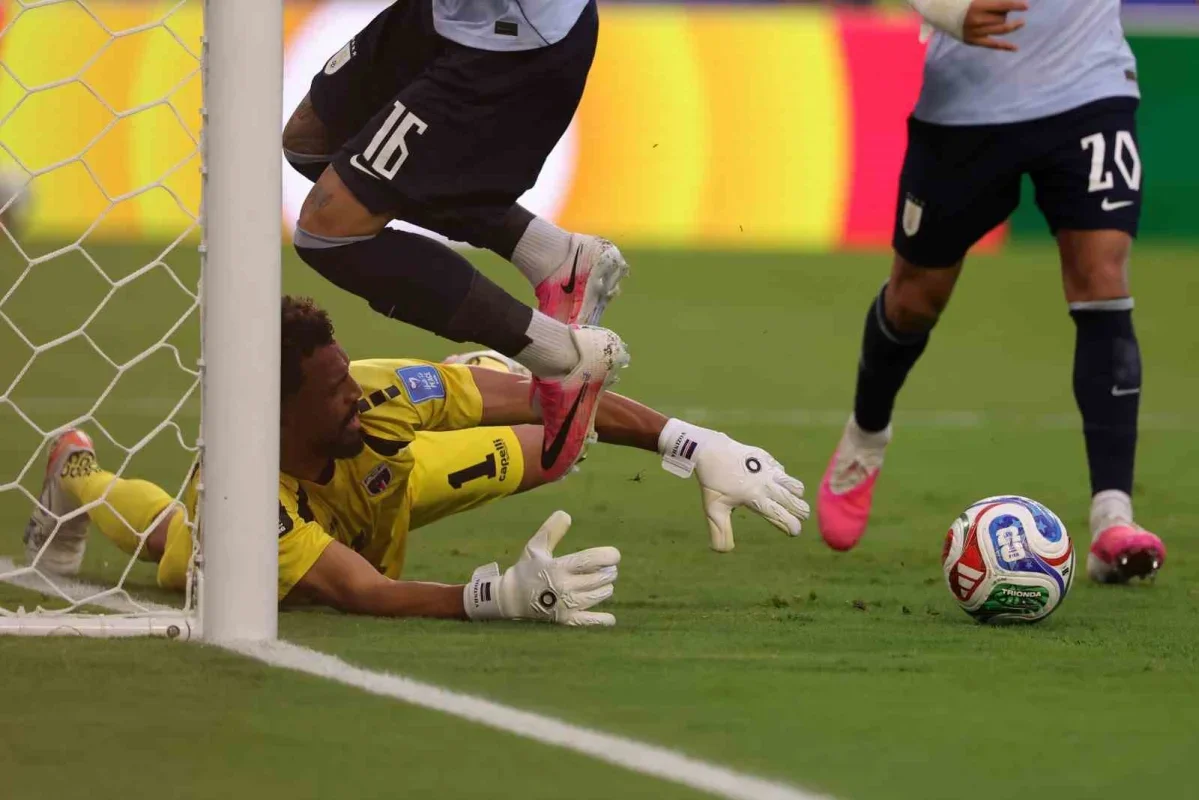 Uruguay - Yeşil Burun Adaları maçı 2-2 bitti