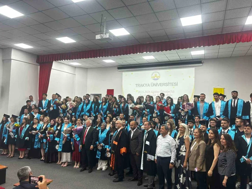 Cemile Liman 62 yaşında mezun oldu: İpsala'da örnek başarı