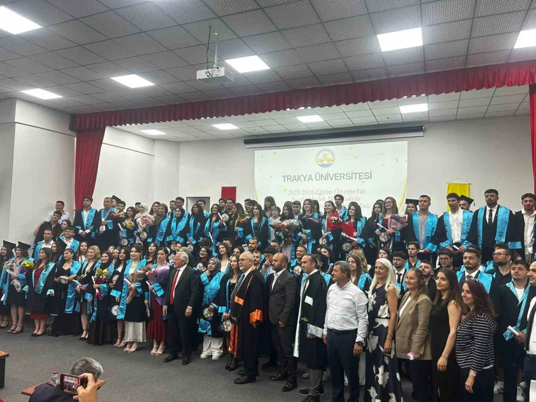 Cemile Liman 62 yaşında mezun oldu: İpsala'da örnek başarı