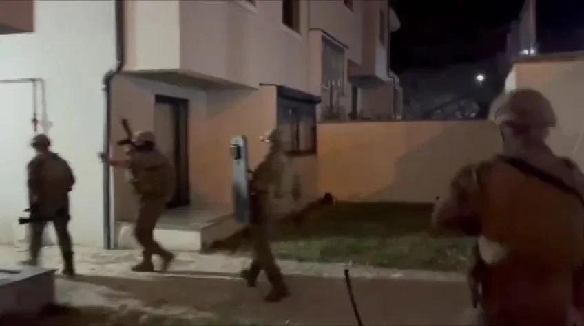 Kocaeli'de 38 yıl hapis cezası olan firari koçbaşıyla yakalandı