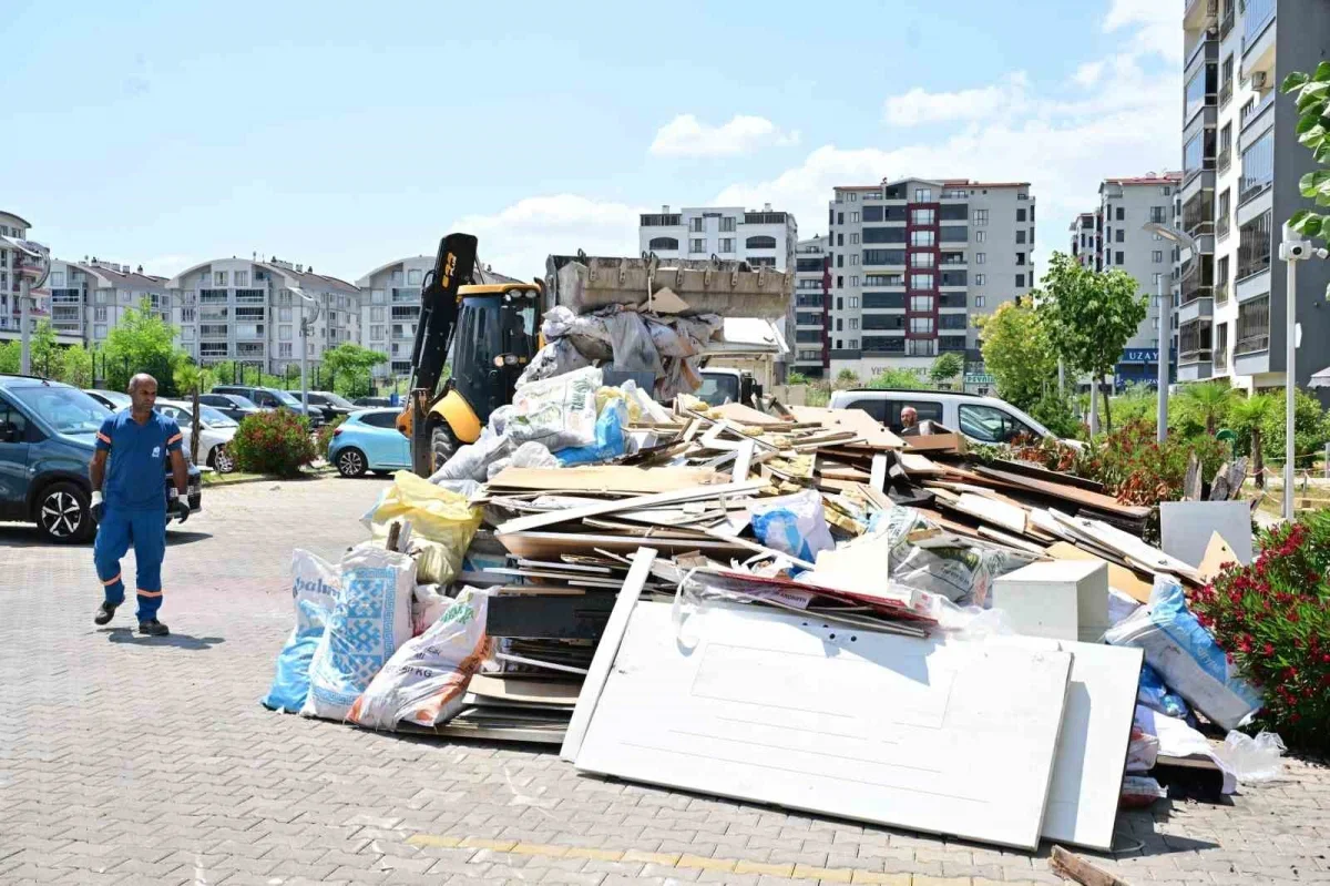 Yıldırım Belediyesi, yangından etkilenen 6 daireye destek verdi