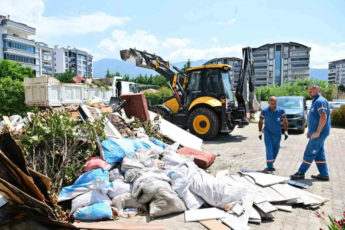 Yıldırım Belediyesi, yangından etkilenen 6 daireye destek verdi