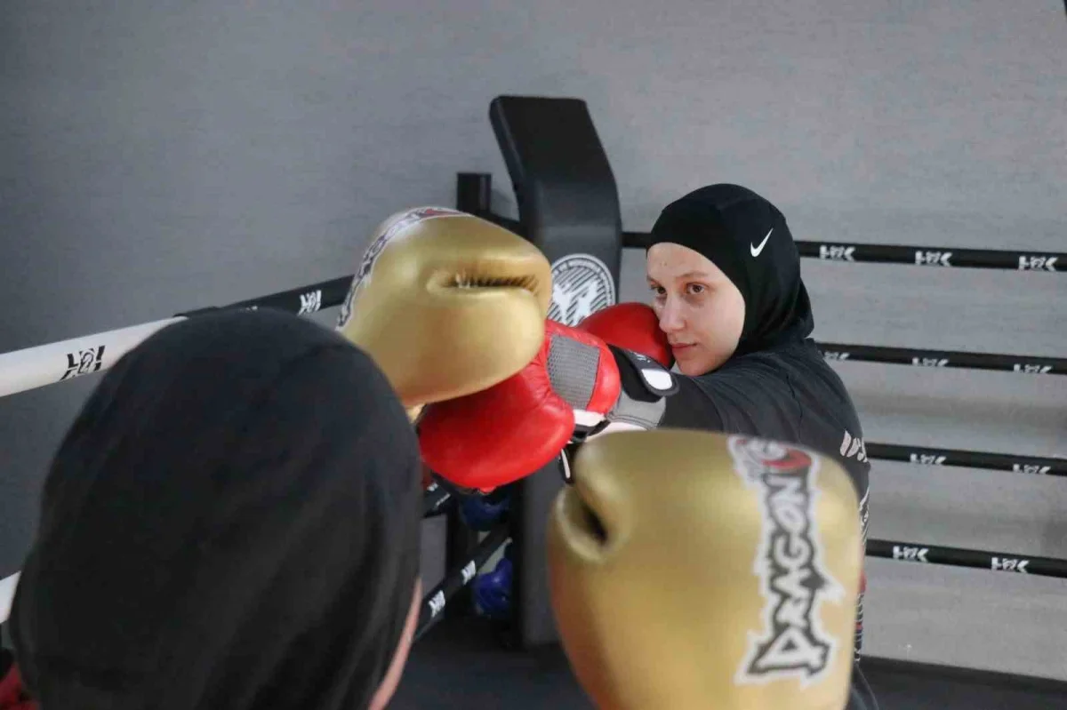 Sakarya'da kick boks çocukları ekrandan uzaklaştırıyor