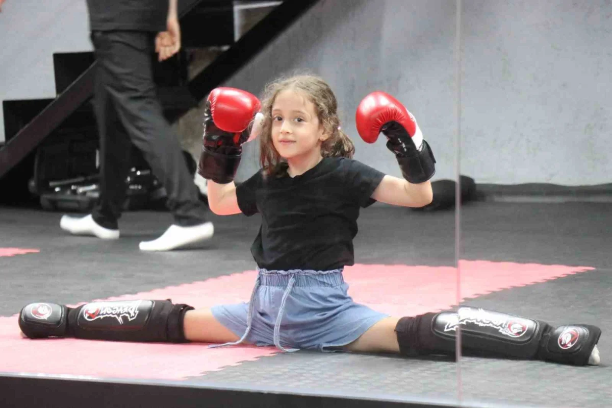 Sakarya'da kick boks çocukları ekrandan uzaklaştırıyor