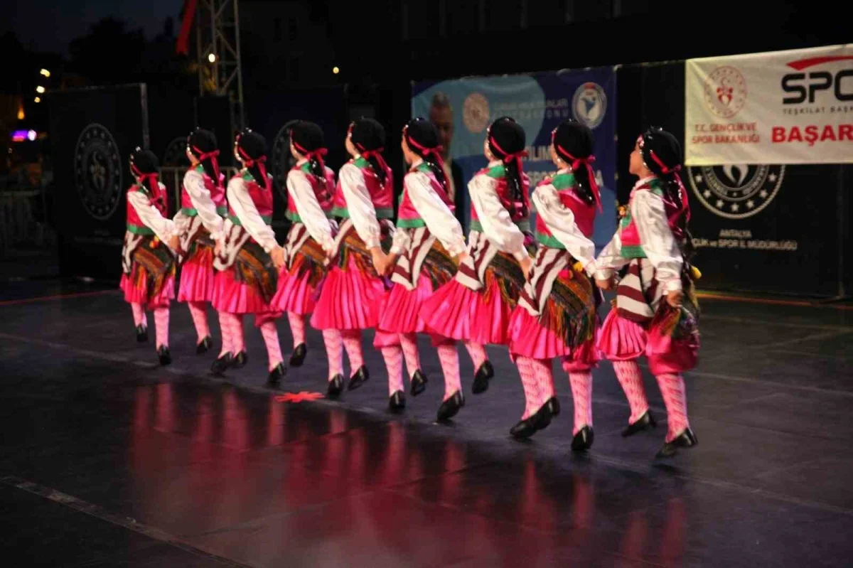 İstanbul Maltepe'de 5 bin kişilik horonla Guinness rekoru