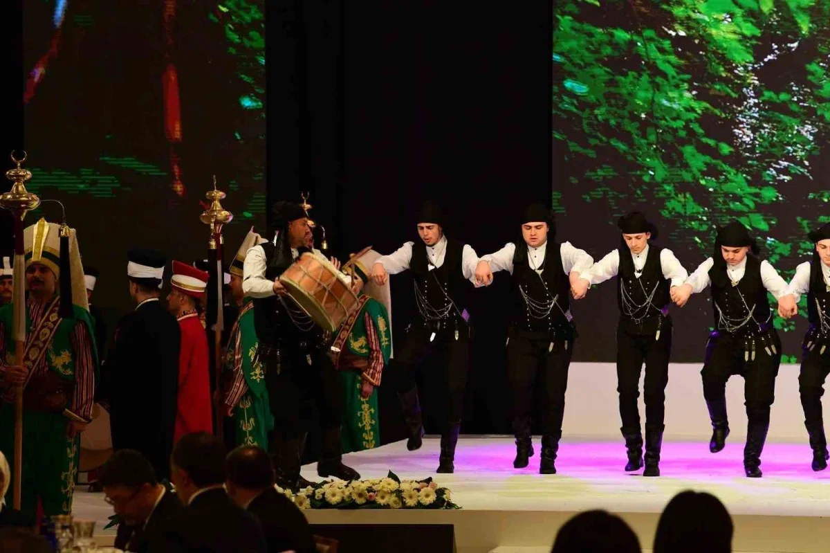 İstanbul Maltepe'de 5 bin kişilik horonla Guinness rekoru