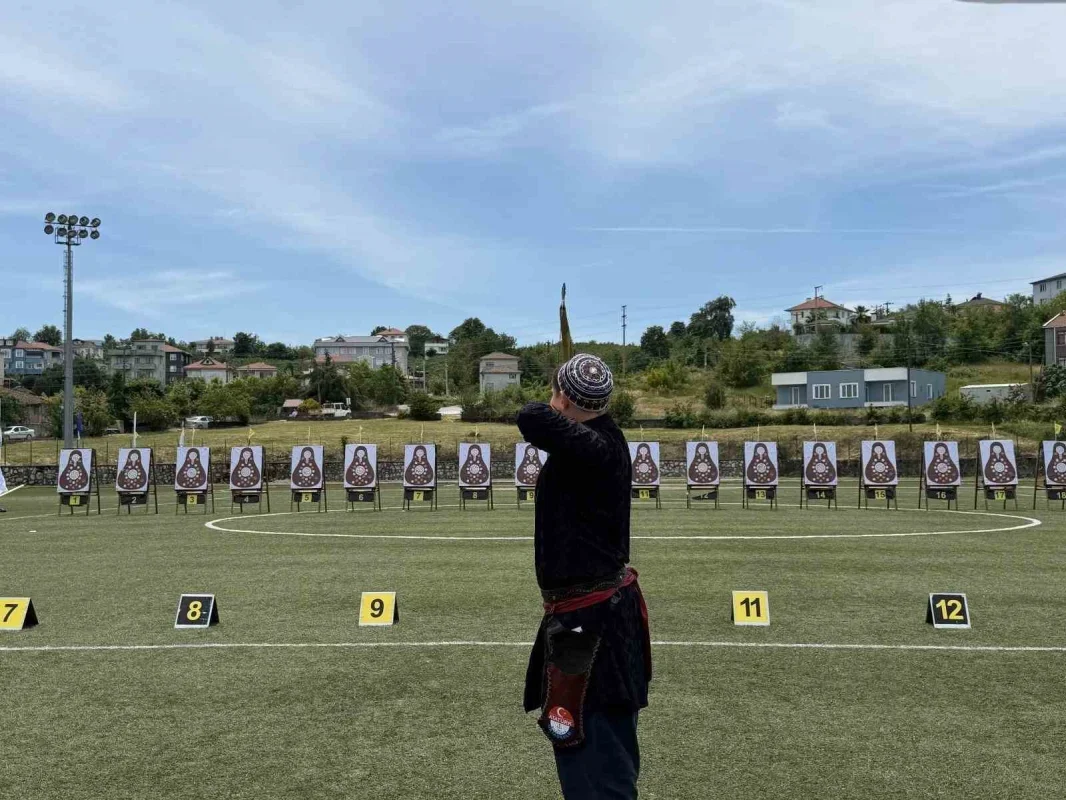 Mudanyalı sporculardan geleneksel okçulukta Türkiye şampiyonluğu