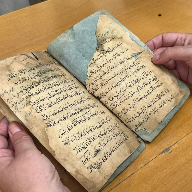 Ege Üniversitesi'nde 600 yıllık el yazmaları dijitale aktarılıyor