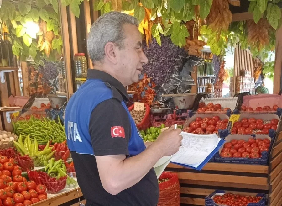 İnegöl'de zabıta ekiplerinden 28 manav işyerine denetim