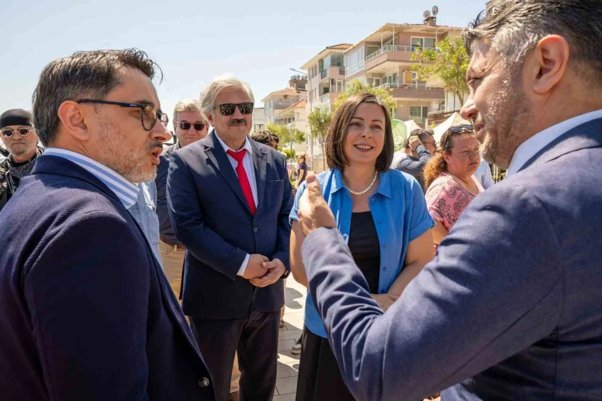 Mudanya Sahili'nde Seramik Dayanışma Panosu açıldı