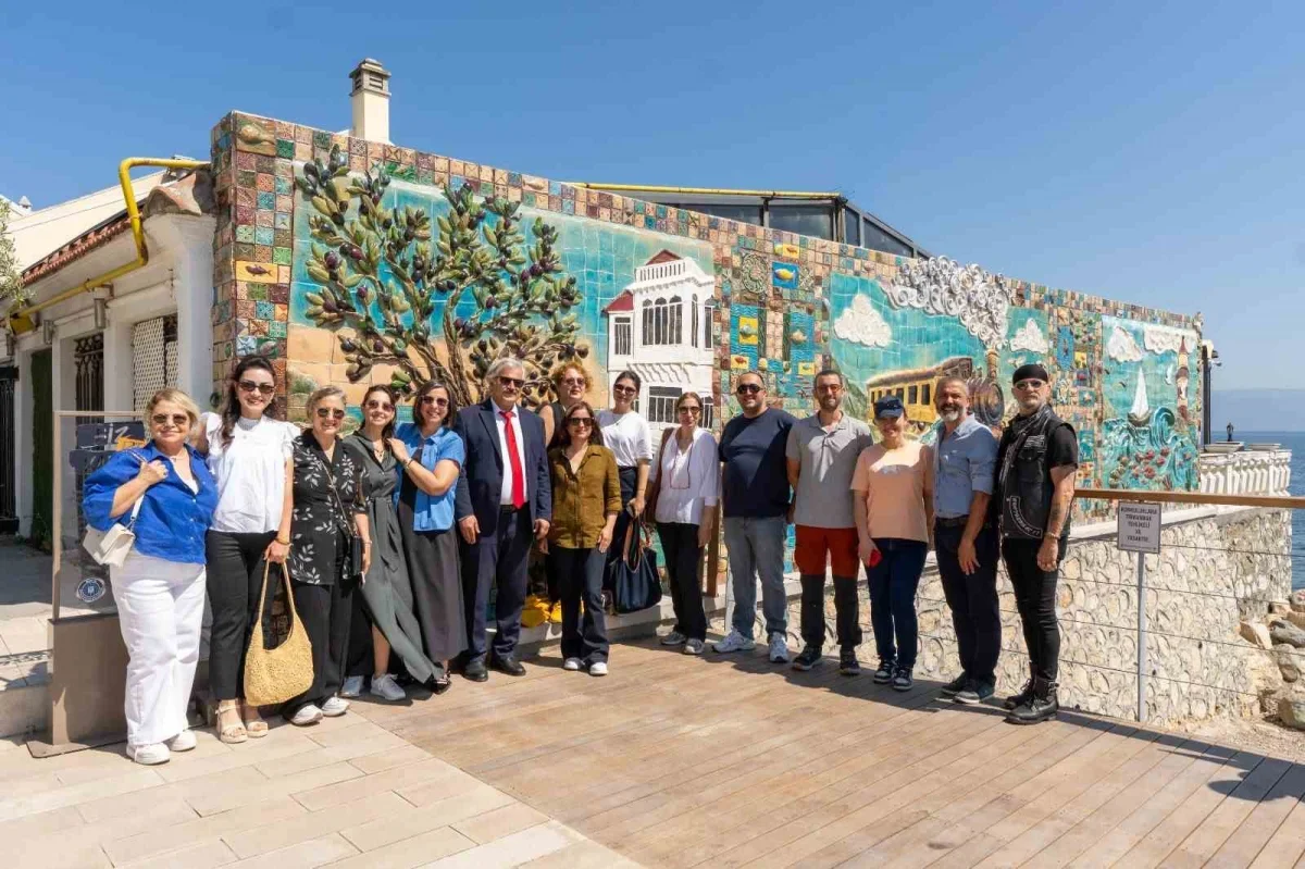 Mudanya Sahili'nde Seramik Dayanışma Panosu açıldı