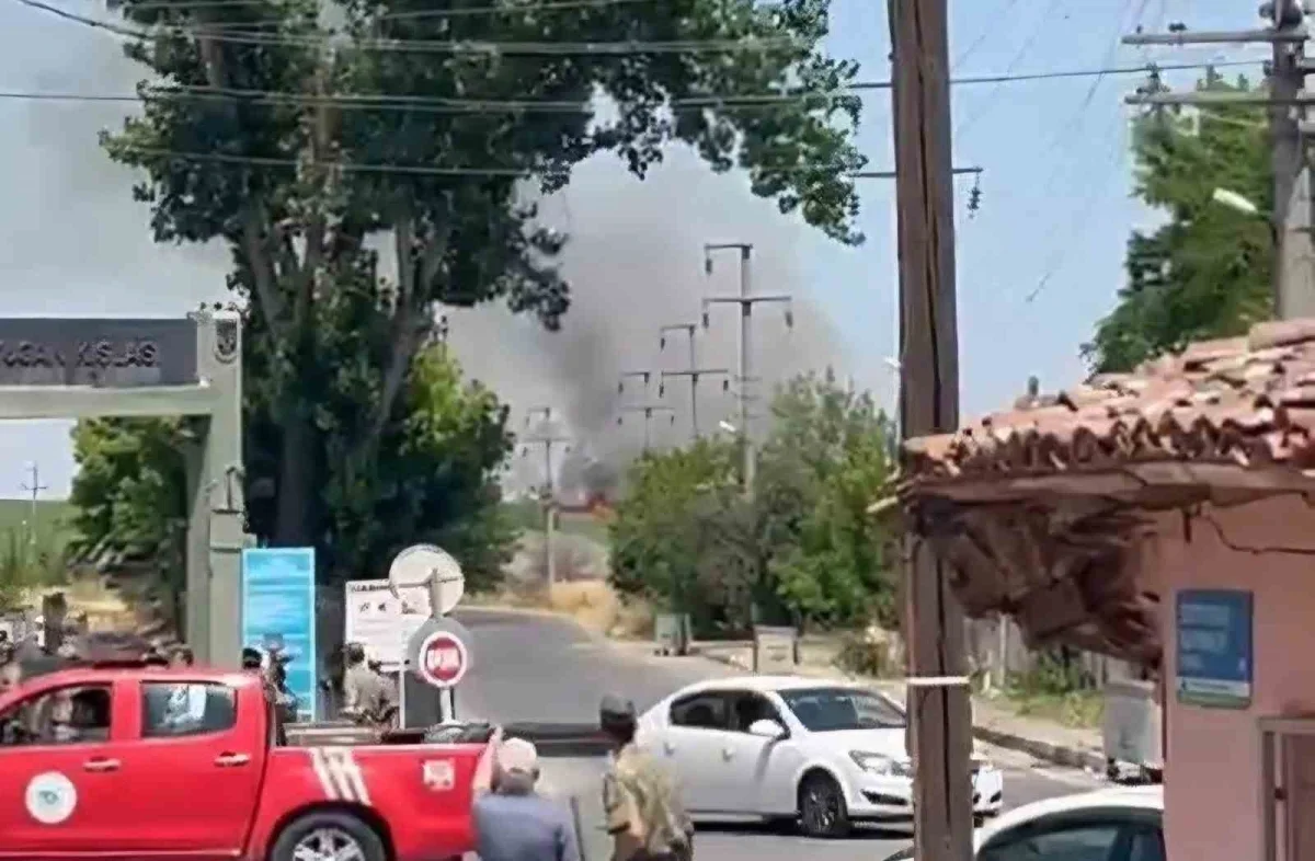 Tekirdağ Hayrabolu'da ot ve buğday yangını paniğe neden oldu